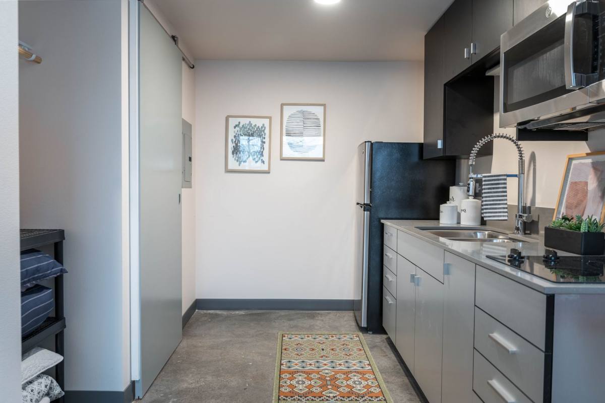 Apartment for rent at 3255 SE 17th Ave, Portland, OR 97202