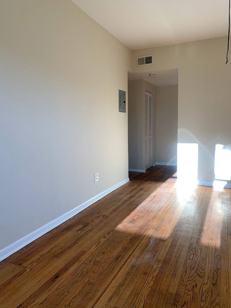 Apartment for rent at 2917-21 W 24th Blvd, Chicago, IL 60623