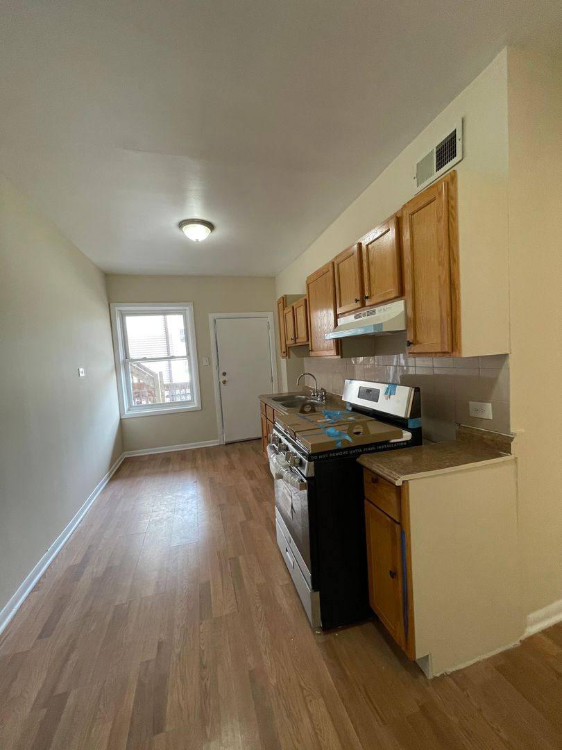 Apartment for rent at 2917-21 W 24th Blvd, Chicago, IL 60623
