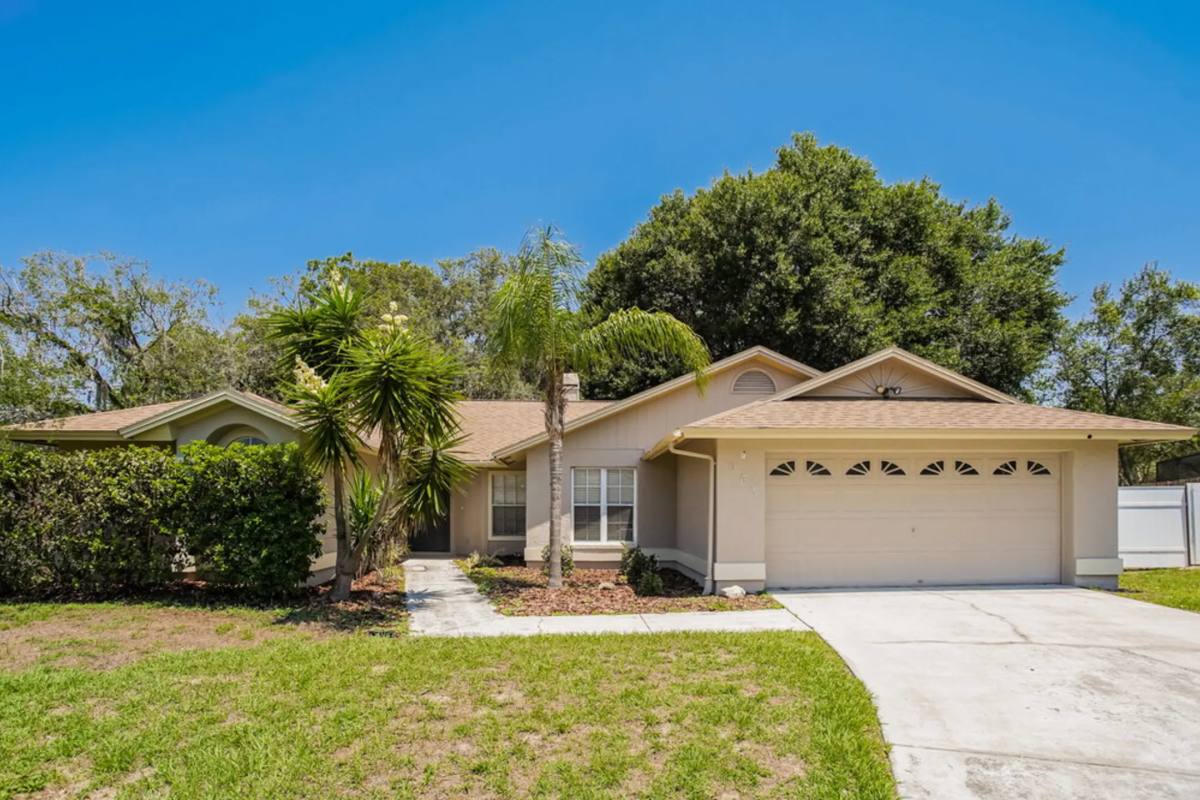 963 Wicketrun Dr, Brandon, FL 33510