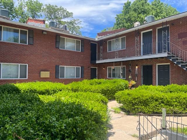 Apartment for rent at The Pemrose Manheim, 3410 Harrison St, Kansas City, MO 64109