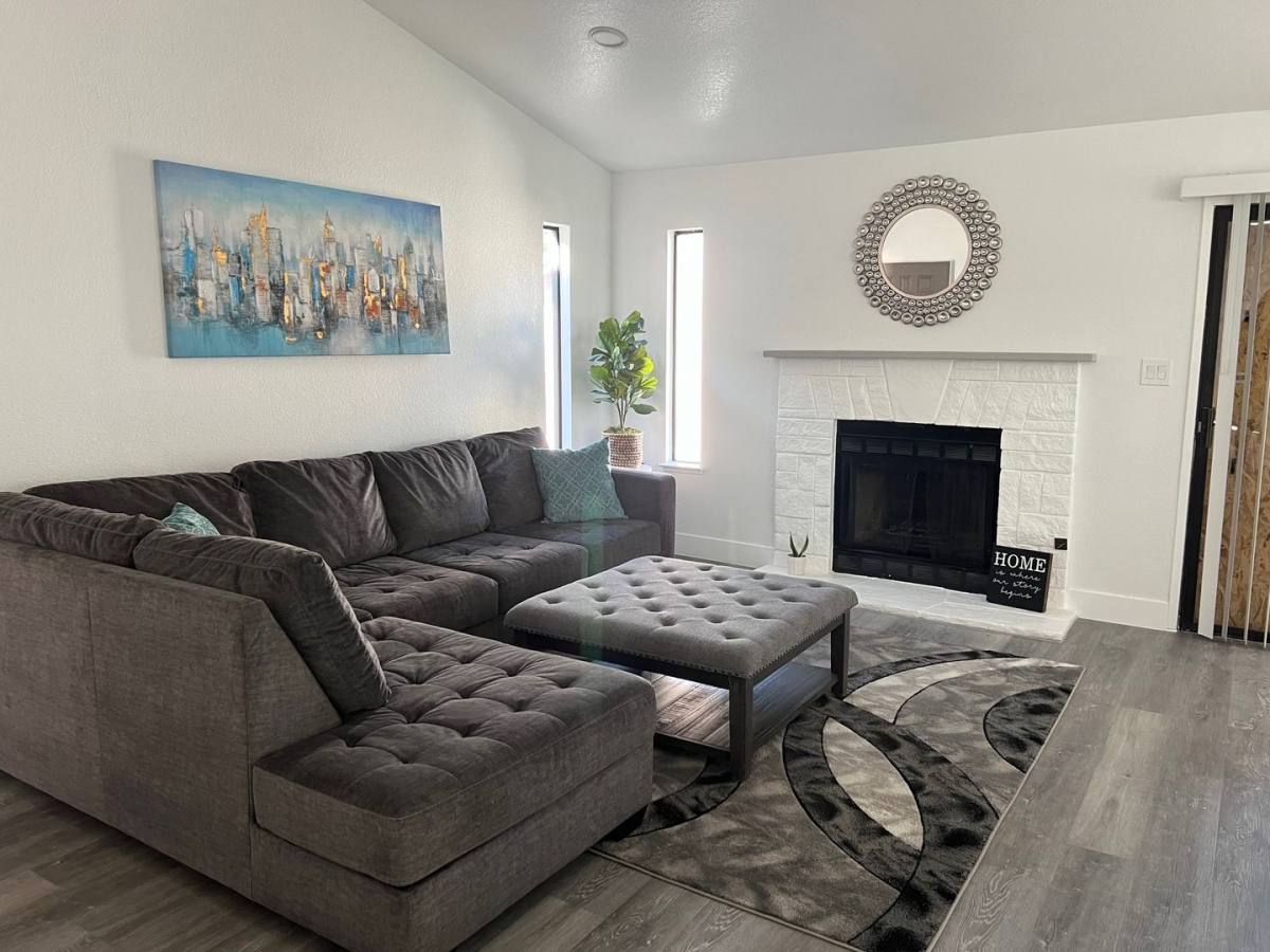 Apartment for rent at 1141 W Swain Rd, Stockton, CA 95207