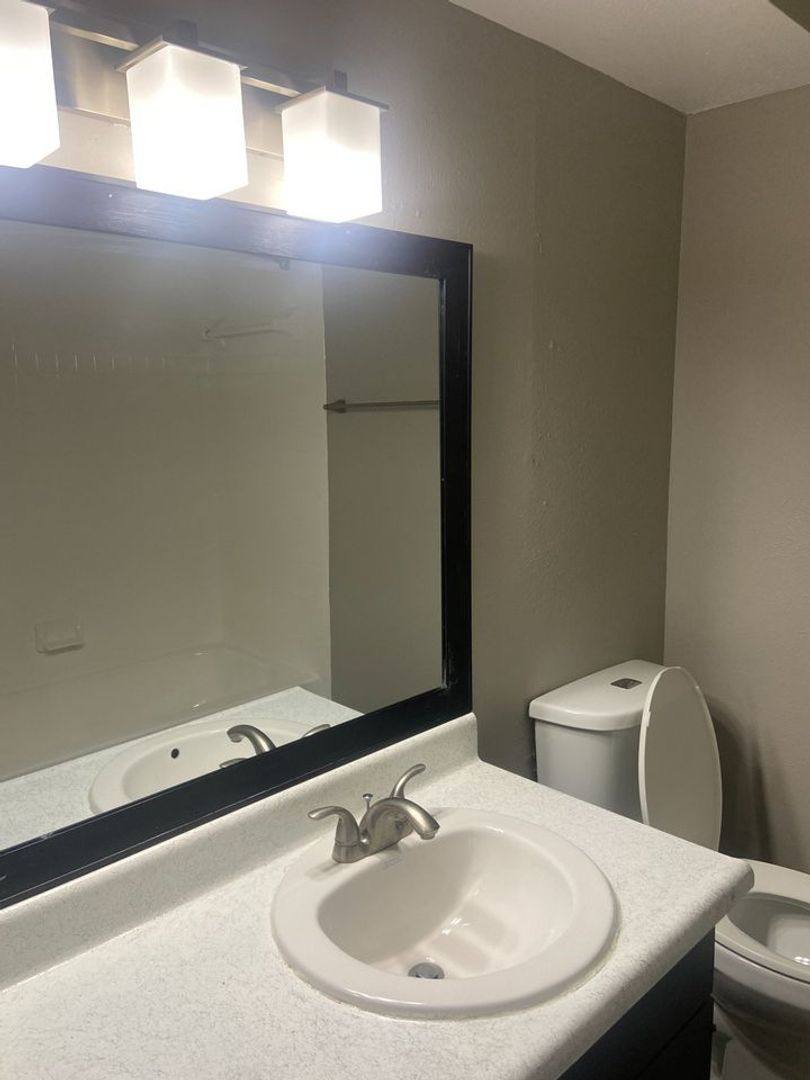 Apartment for rent at 1111 N O'Connor Rd, Irving, TX 75061