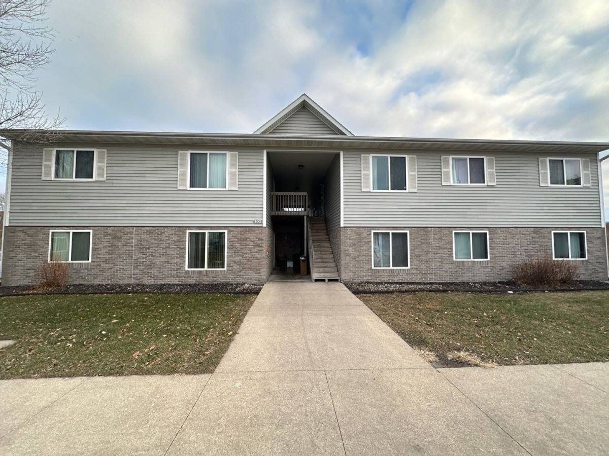 Apartment for rent at 100 102 104 12th St SW, Spencer, IA 51301