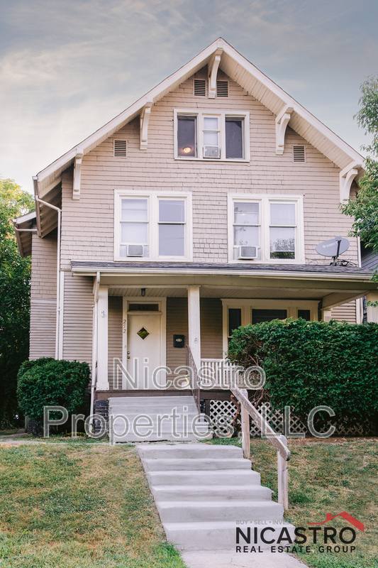 House for rent at 252 E Lane Ave, Columbus, OH 43201