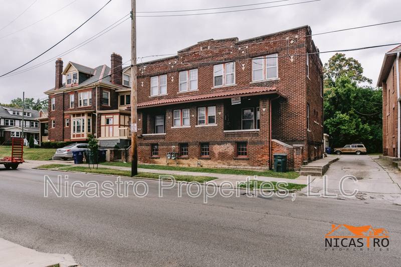 Apartment for rent at 2070 Indianola Ave, Columbus, OH 43201