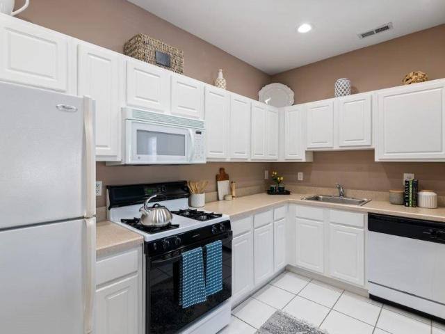 Apartment for rent at 175 Daphne Dr #A31, Marlton, NJ 08053