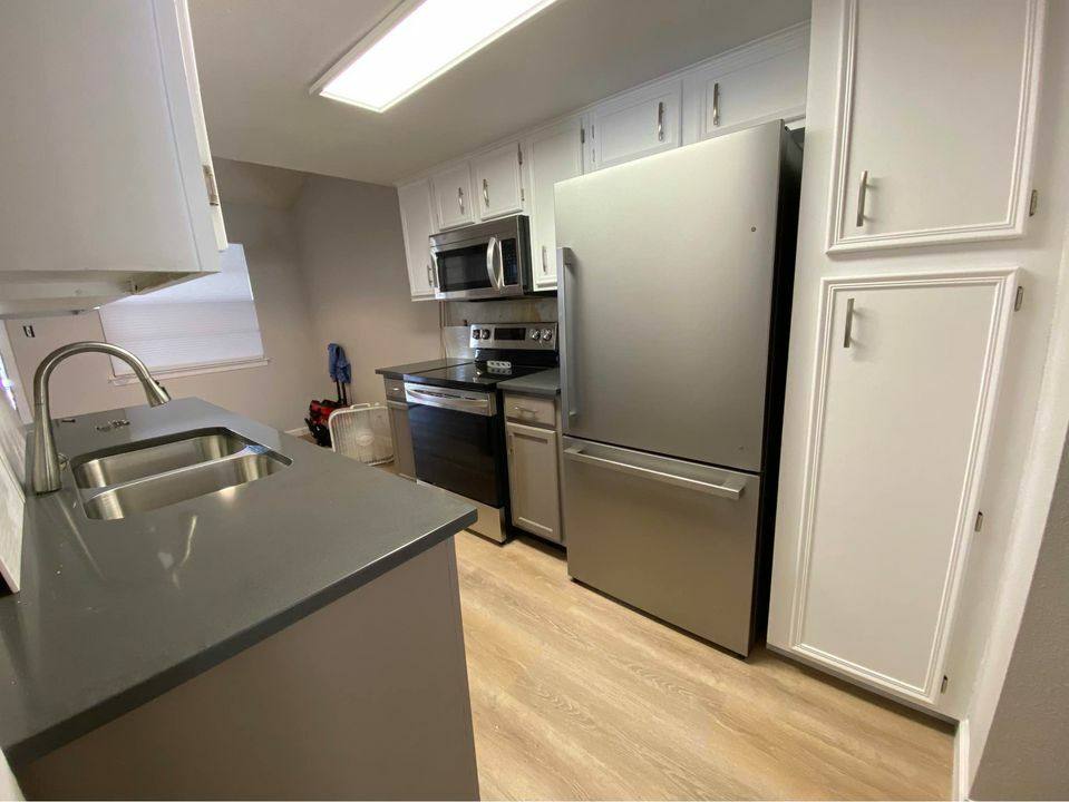 Townhouse for rent at 8812 Clearbrook Trail #B, Austin, TX 78729