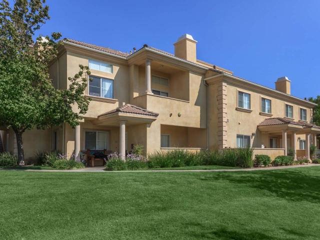 Apartment for rent at 17621 Pauline Court #A12, Canyon Country, CA 91387