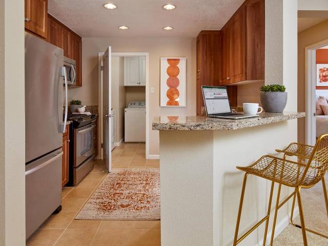 Apartment for rent at 250 W El Camino Real #E11, Sunnyvale, CA 94087