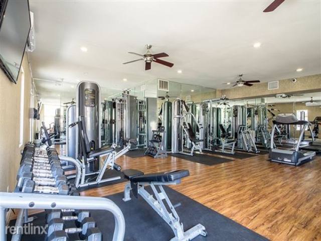 Apartment for rent at 22100 Erwin St #D22, Woodland Hills, CA 91367