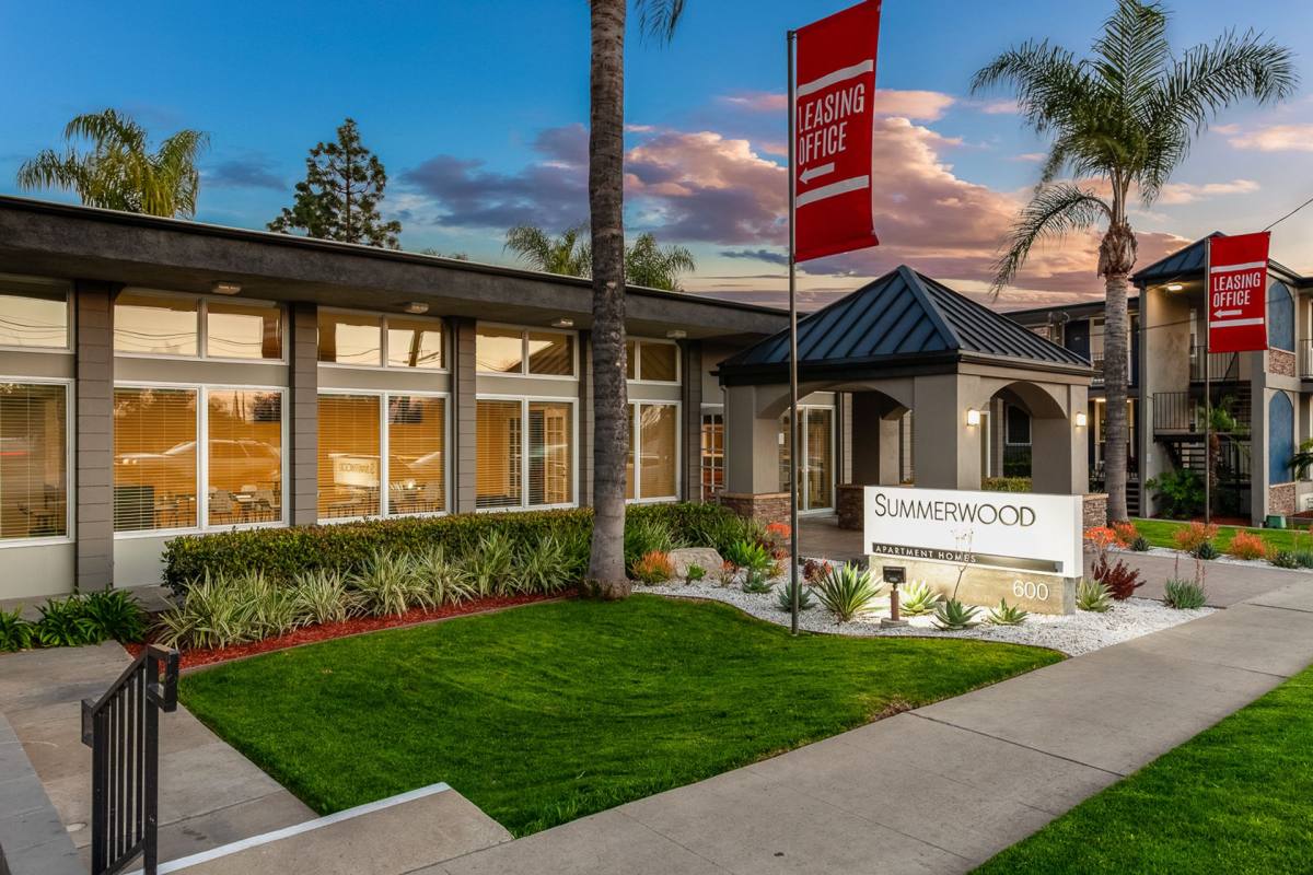 Apartment for rent at 600 N Harbor Blvd, La Habra, CA 90631