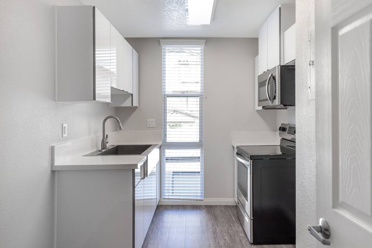 Apartment for rent at 600 N Harbor Blvd, La Habra, CA 90631
