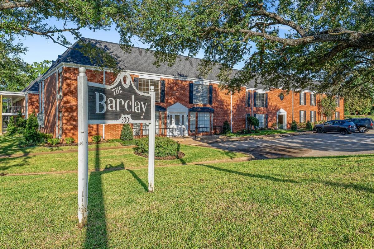 Apartment for rent at 3301 S Broadway Ave, Tyler, TX 75701