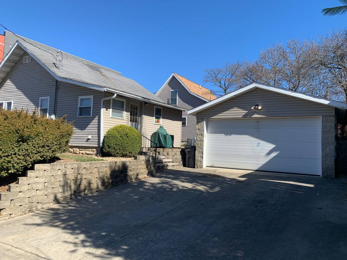 House for rent at 302 E 17th St, Bloomington, IN 47408