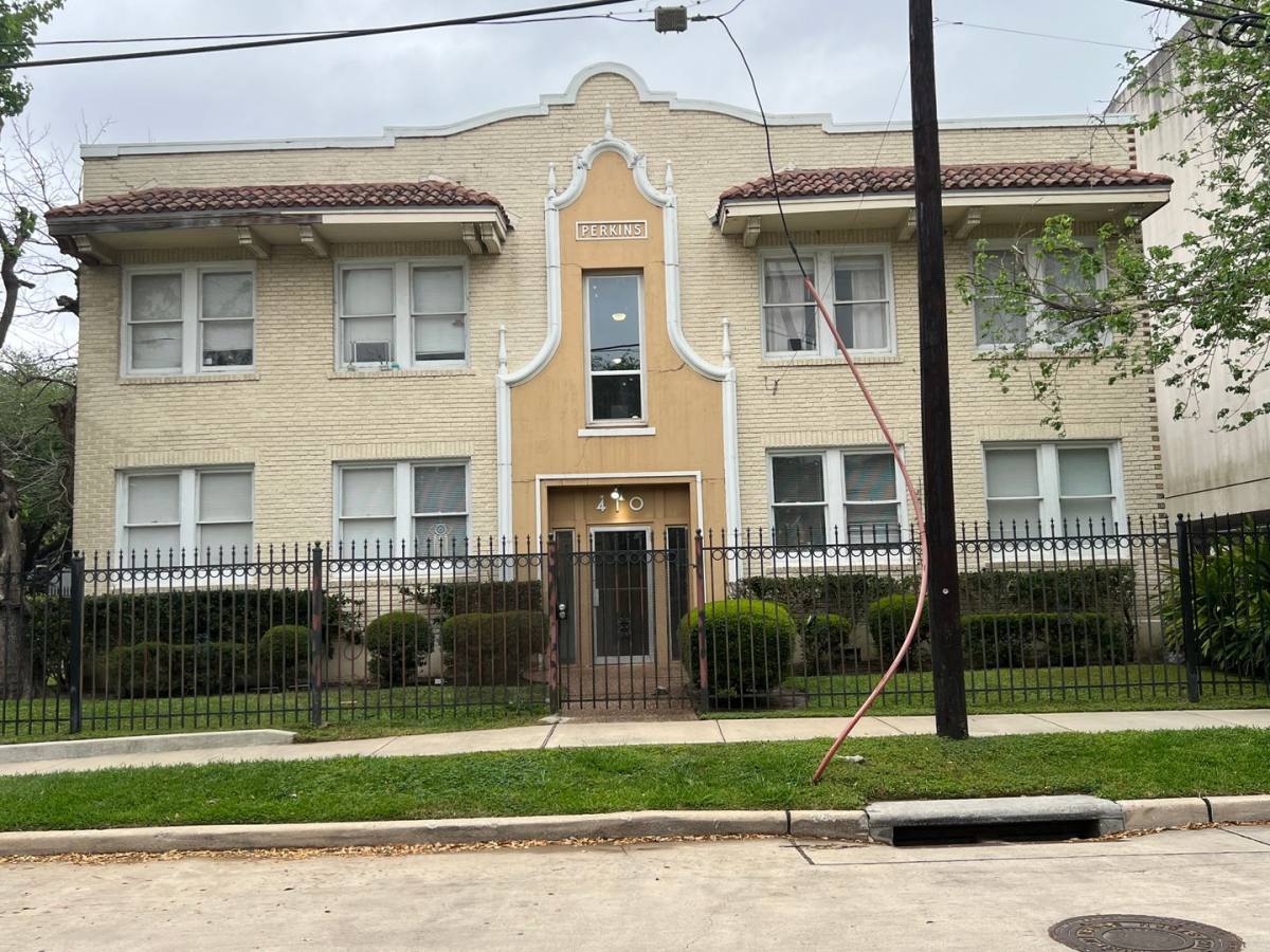Apartment for rent at 410 W Main, Houston, TX 77006