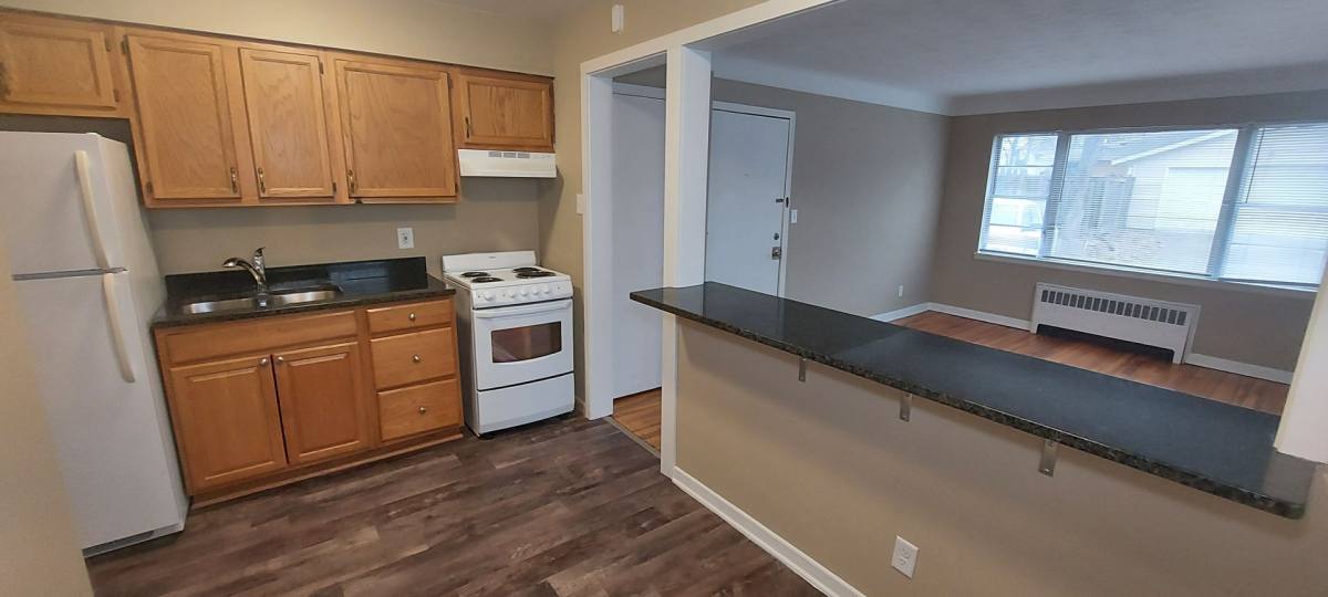 Apartment for rent at 638 Snelling Ave S, Saint Paul, MN 55116
