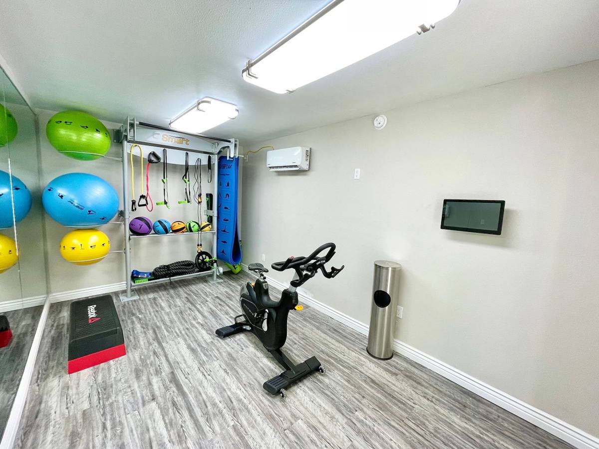 Apartment for rent at 2735 E Thomas Rd, Phoenix, AZ 85016