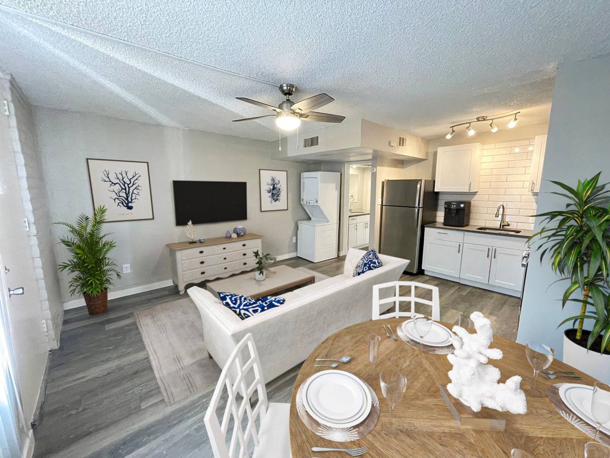 Apartment for rent at 2735 E Thomas Rd, Phoenix, AZ 85016