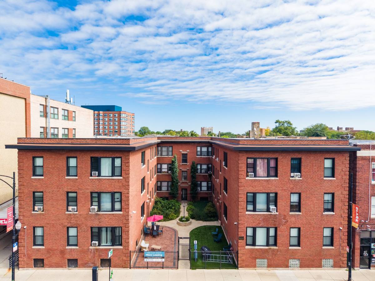 Apartment for rent at The Clark Rogers, 7417-27 N Clark, Chicago, IL 60626