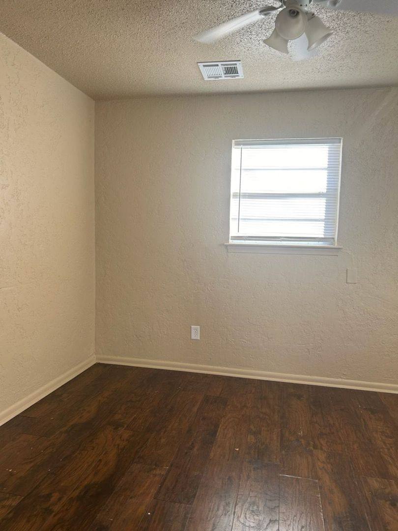 Apartment for rent at 1910 NW Hoover, Lawton, OK 73507