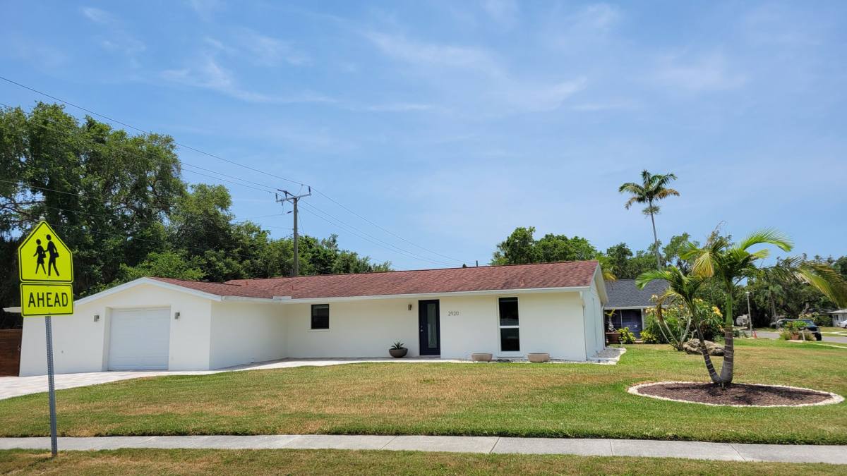 2920 Gulf Gate Dr, Sarasota, FL 34231