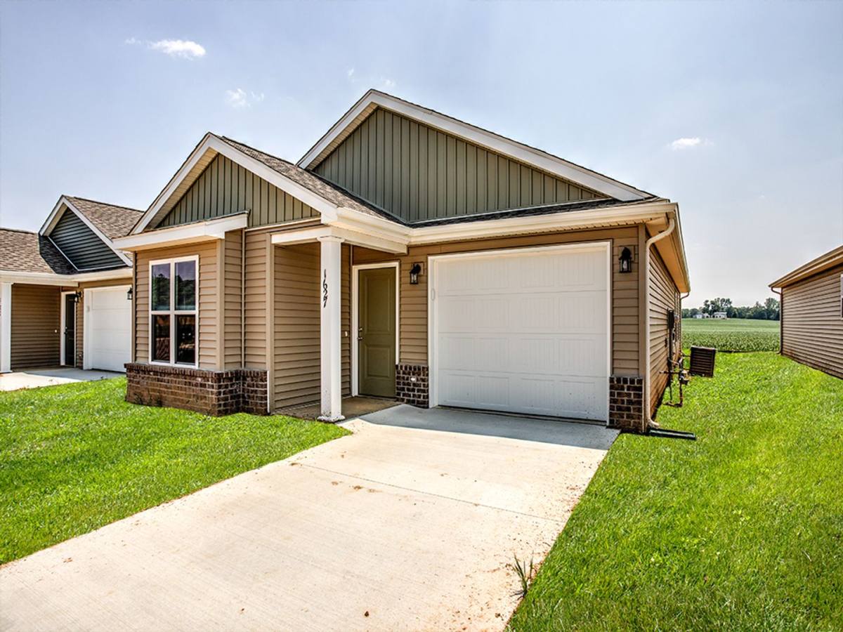 Townhouse for rent at 1651 W Tulip Blossom, Princeton, IN 47670