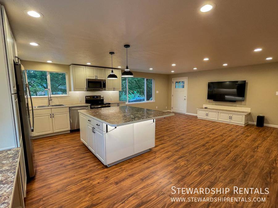 Apartment for rent at 1020 E 18th Ave #2, Eugene, OR 97403