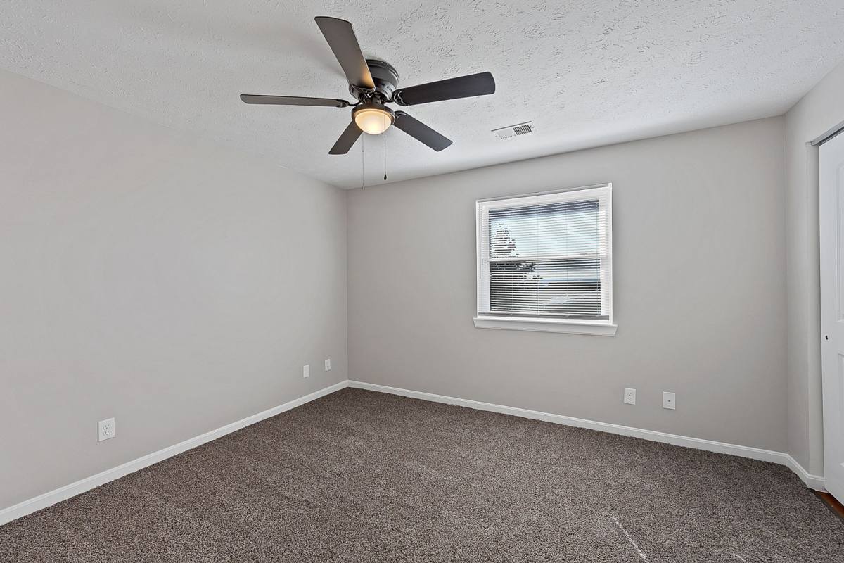 Apartment for rent at 5 Fall Wood Dr, Hamilton, OH 45011