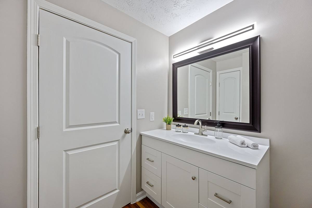 Apartment for rent at 5 Fall Wood Dr, Hamilton, OH 45011