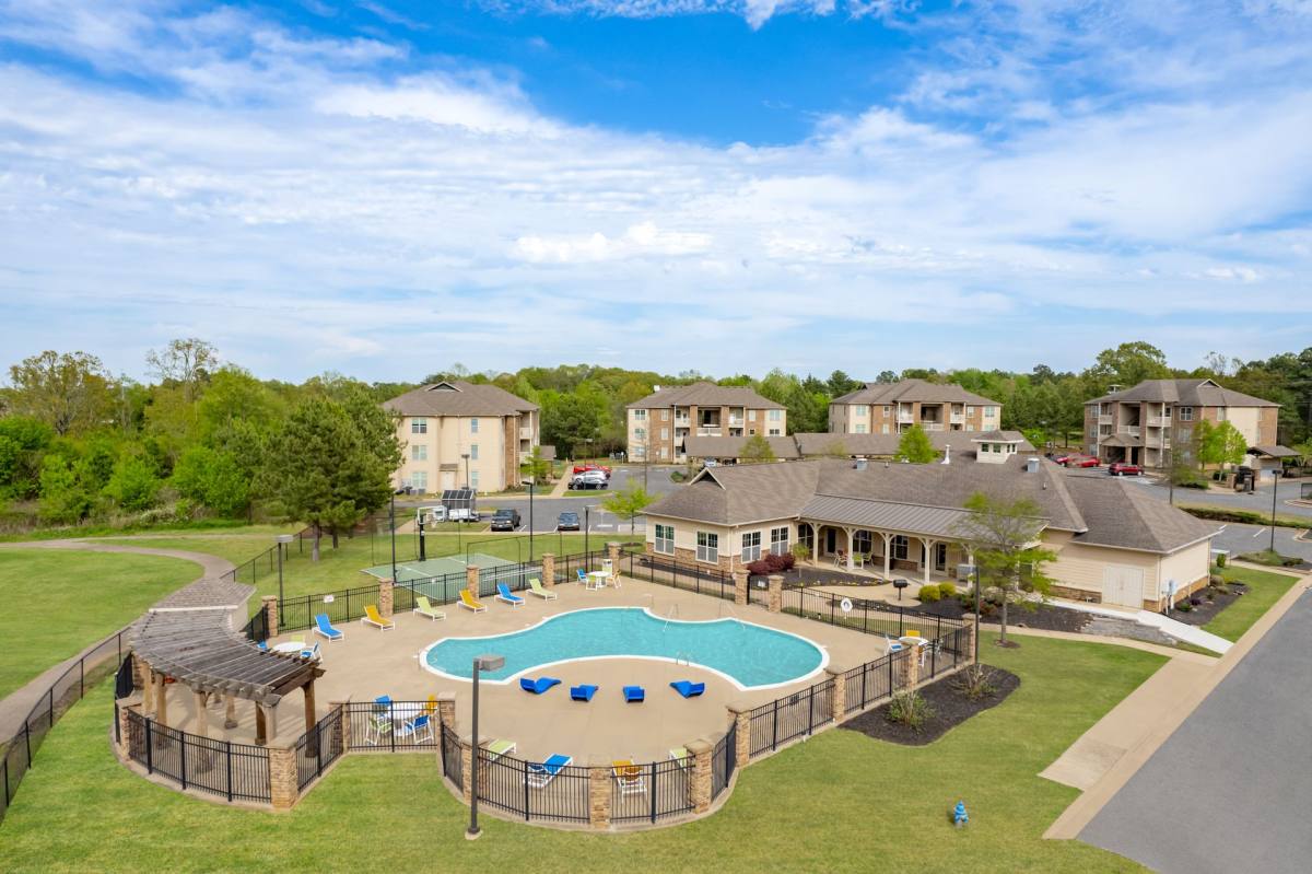 Apartment for rent at The Villages of Campbell Oaks, 1000 Willow Oak Lane, Jackson, TN 38305