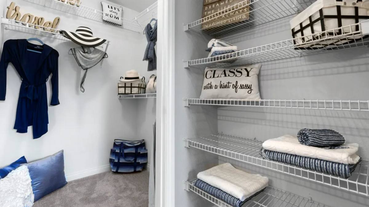 Apartment for rent at 3580 E Alexander Rd, Las Vegas, NV 89115
