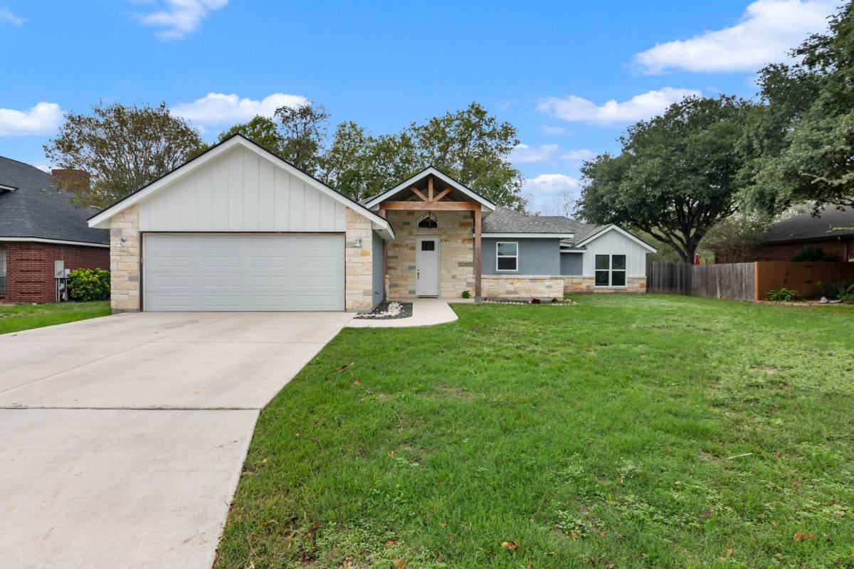 House for rent at 230 Club View W, Seguin, TX 78155