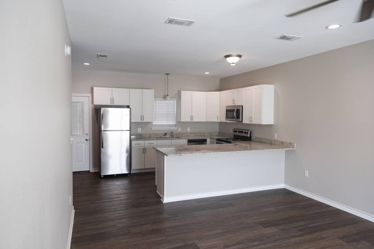 Townhouse for rent at 330 N Pecan, Nash, TX 75569