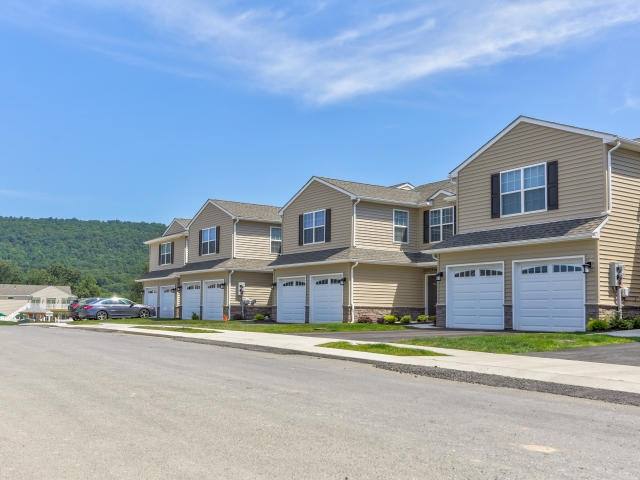 Apartment for rent at 3701 Lilac Lane #D33, Enola, PA 17025