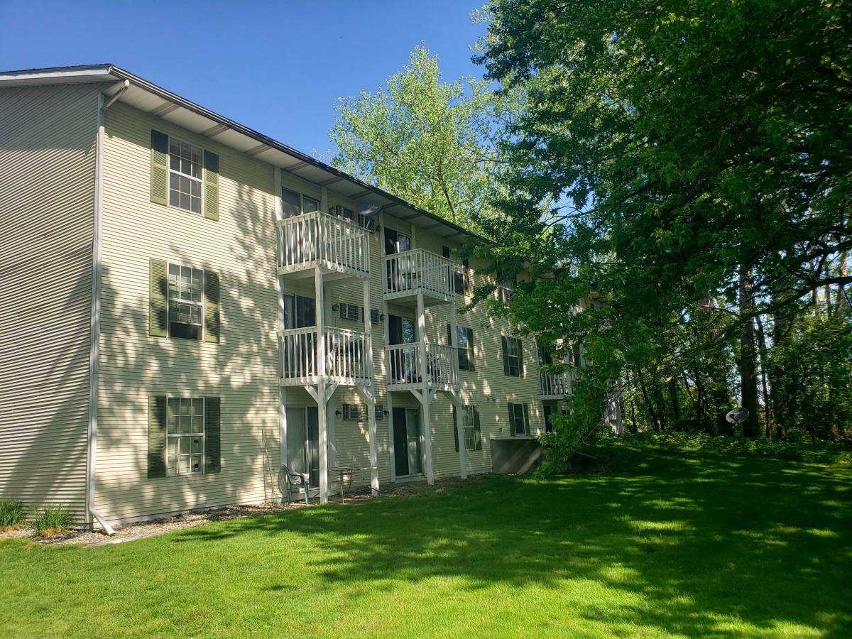 Apartment for rent at 2130 Burton St SW #17, Wyoming, MI 49519