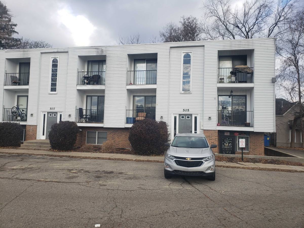 Apartment for rent at 505 College Ave NE, Grand Rapids, MI 49503