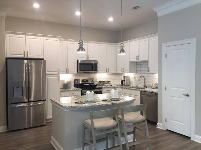 Apartment for rent at 2111 Austin St #D33, Houston, TX 77002