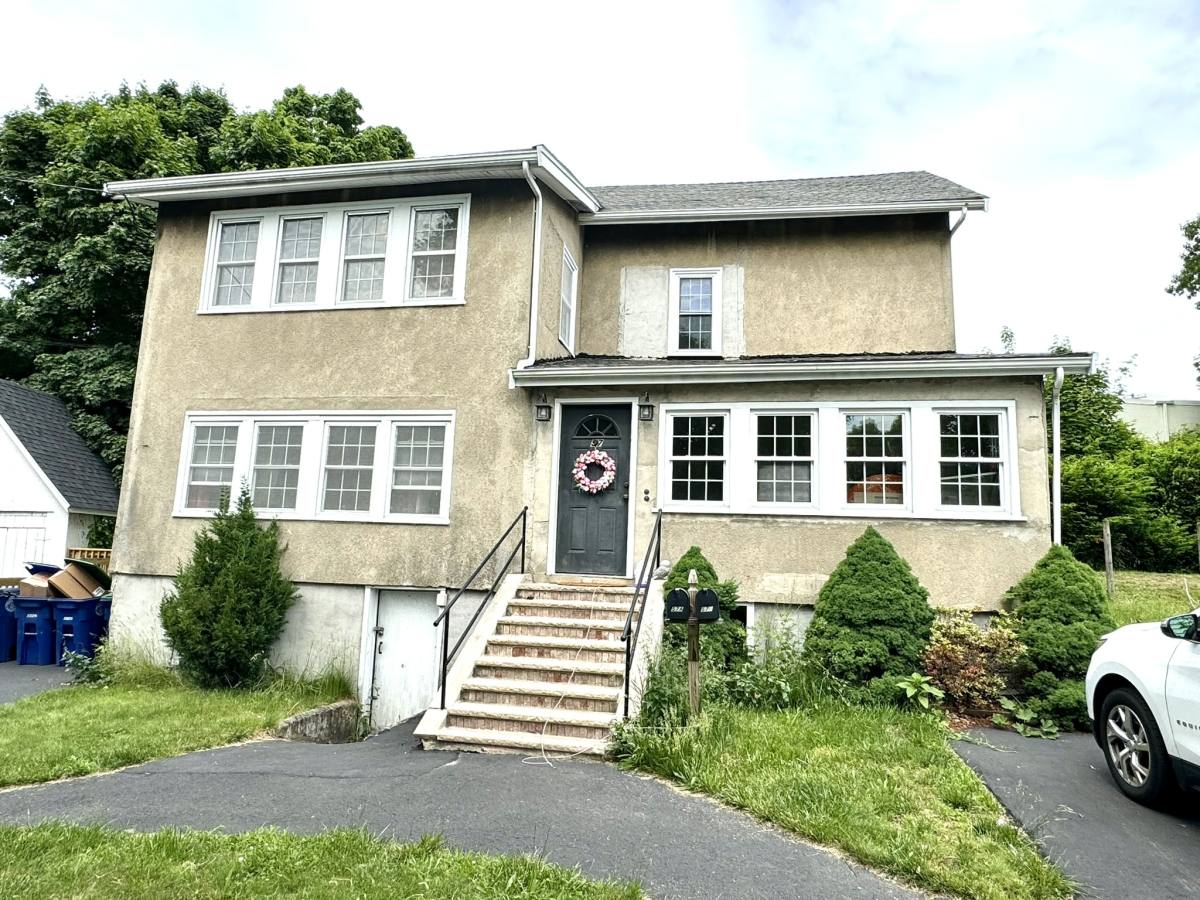 Townhouse for rent at 57 Marietta Ave #2, Braintree, MA 02184
