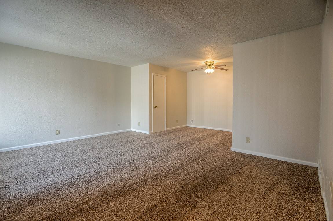 Apartment for rent at 8718 Wornall Rd, Kansas City, MO 64114