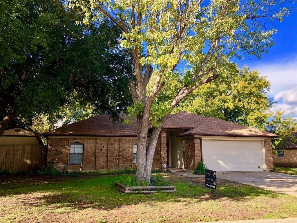 911 Circle, Arlington, TX 76017 House For Rent