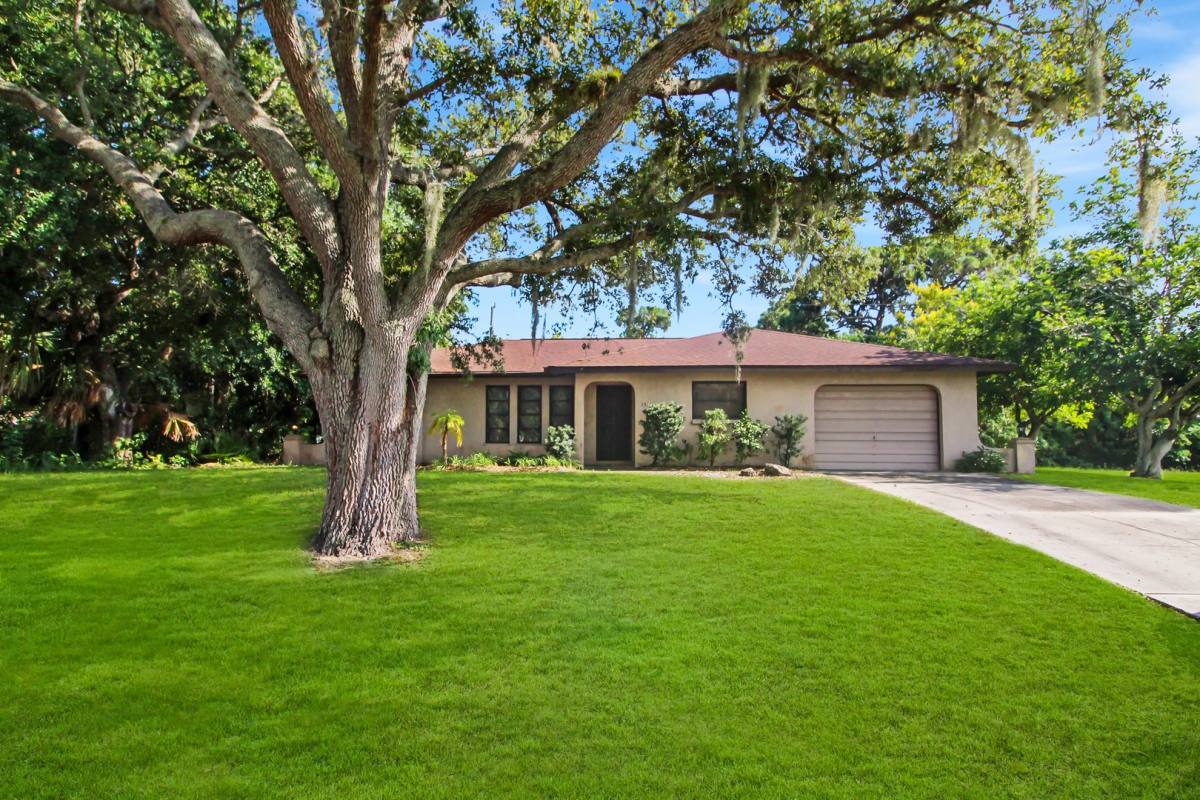 Apartment for rent at 331 Burke Rd, Venice, FL 34293