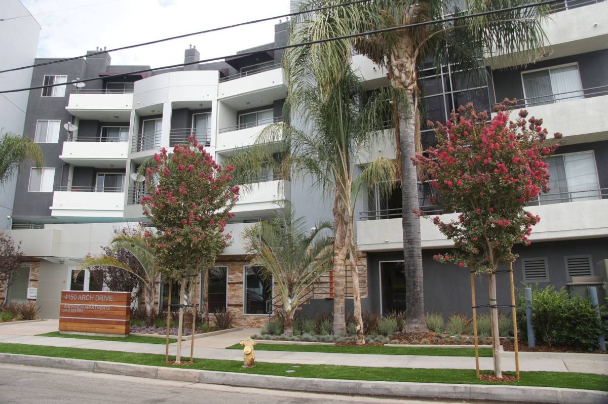 Apartment for rent at 4150 Arch Dr, Studio City, CA 91604