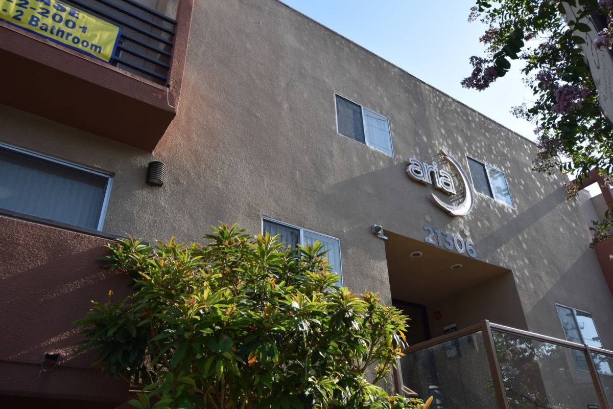 21306 Parthenia St, Canoga Park, CA 91304 Apartment For Rent