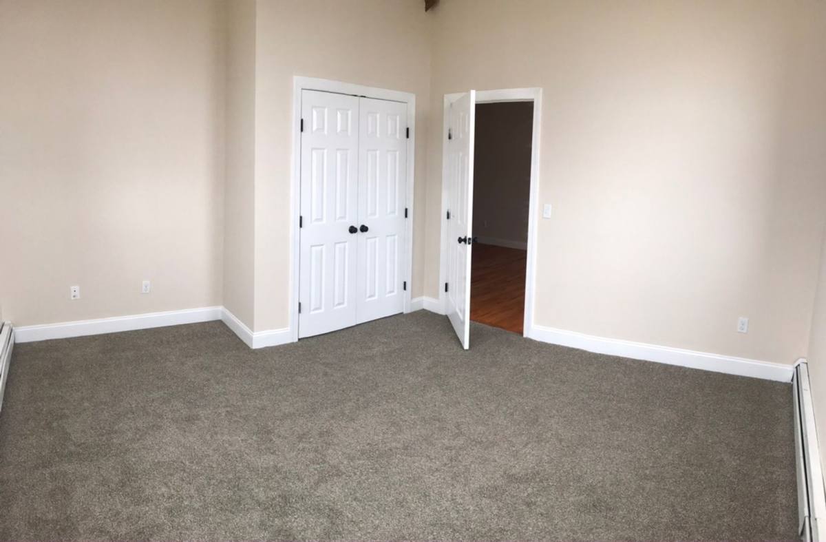 Apartment for rent at 617 E Hiawatha Blvd, Syracuse, NY 13208
