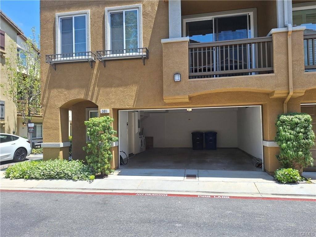 22919 Mariposa Ave 301, Torrance, CA 90502 Apartment For Rent 3,100