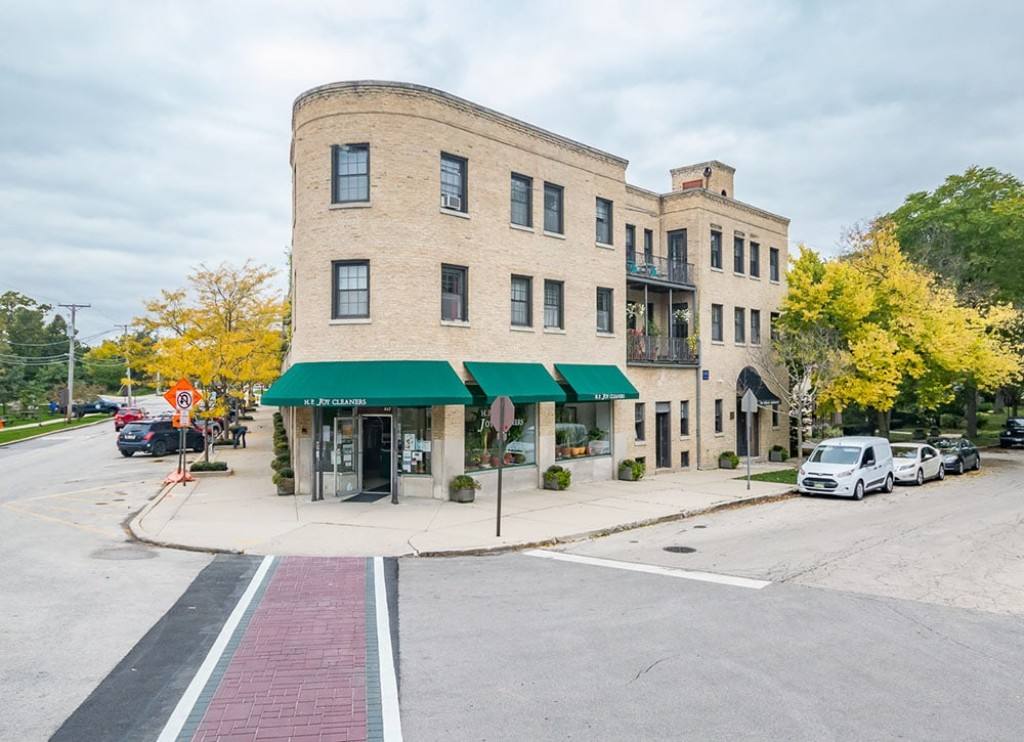 447 Roger Williams Ave 3, Highland Park, IL 60035 Apartment For Rent