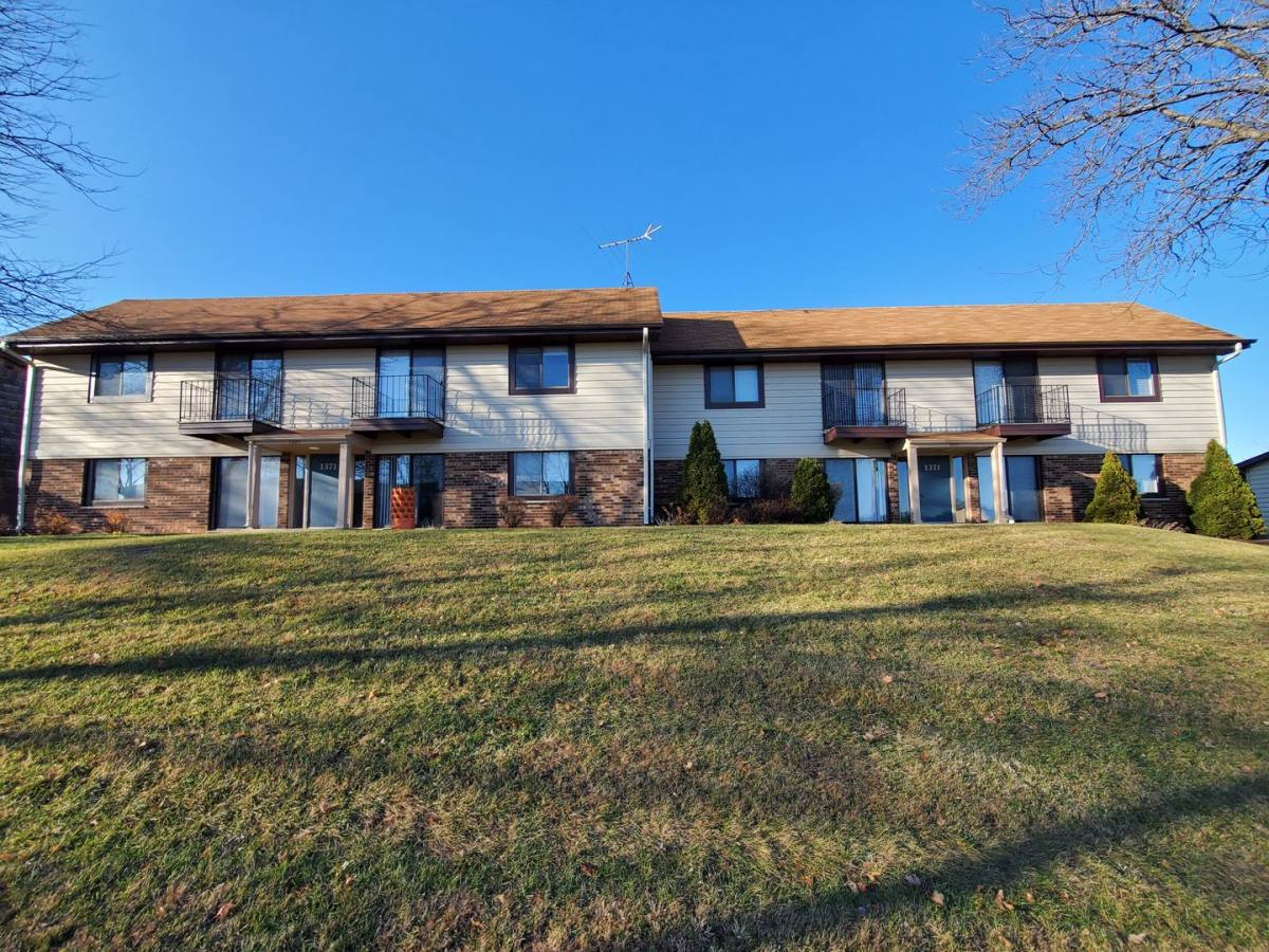 1371 Sunnyridge Rd, Pewaukee, WI 53072 Apartment For Rent RentalSource