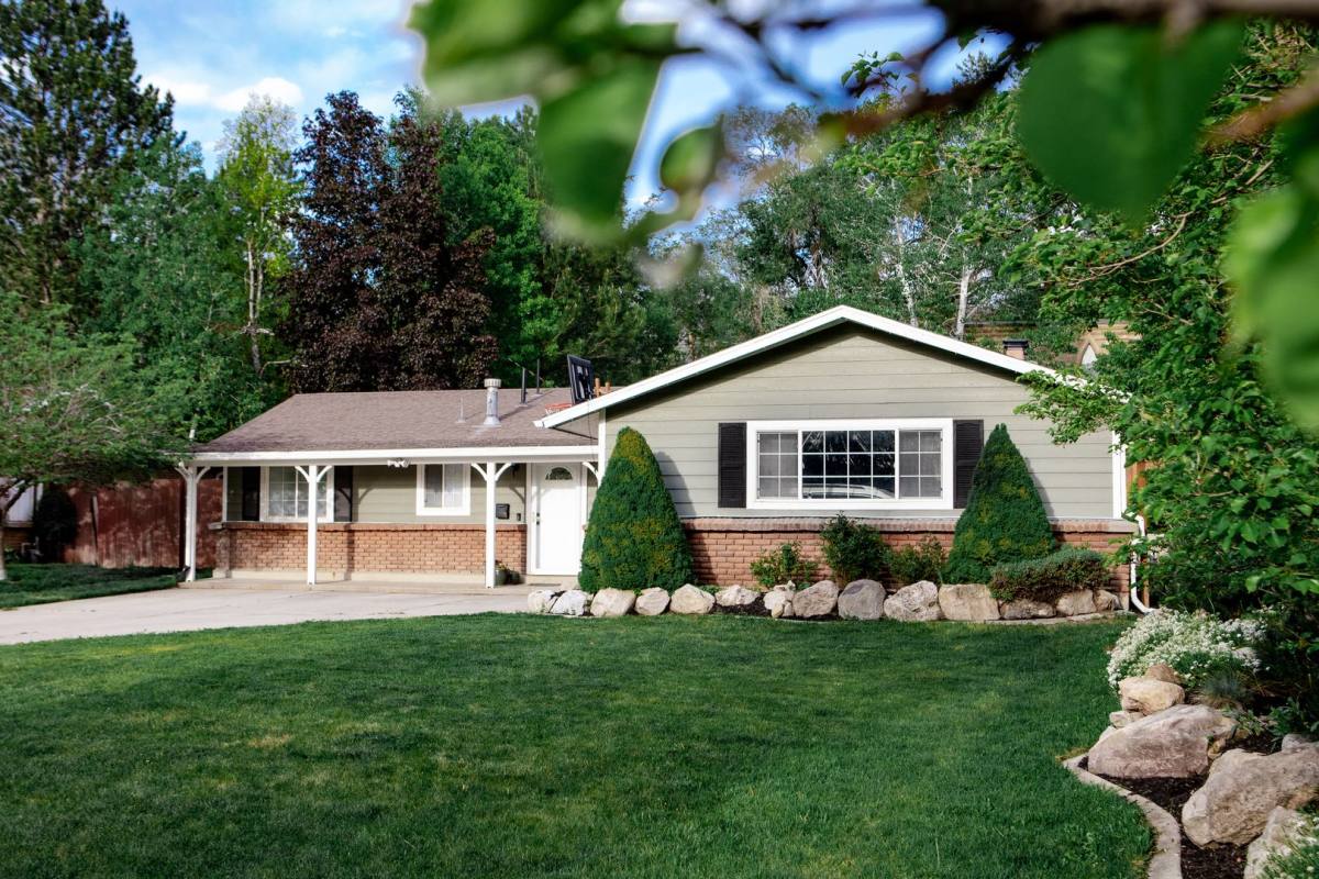 2759 S Venar Circle, Salt Lake City, UT 84109 (#78927268)