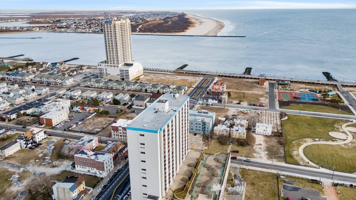 Apartment for rent at 300 Atlantic Ave, Atlantic City, NJ 08401